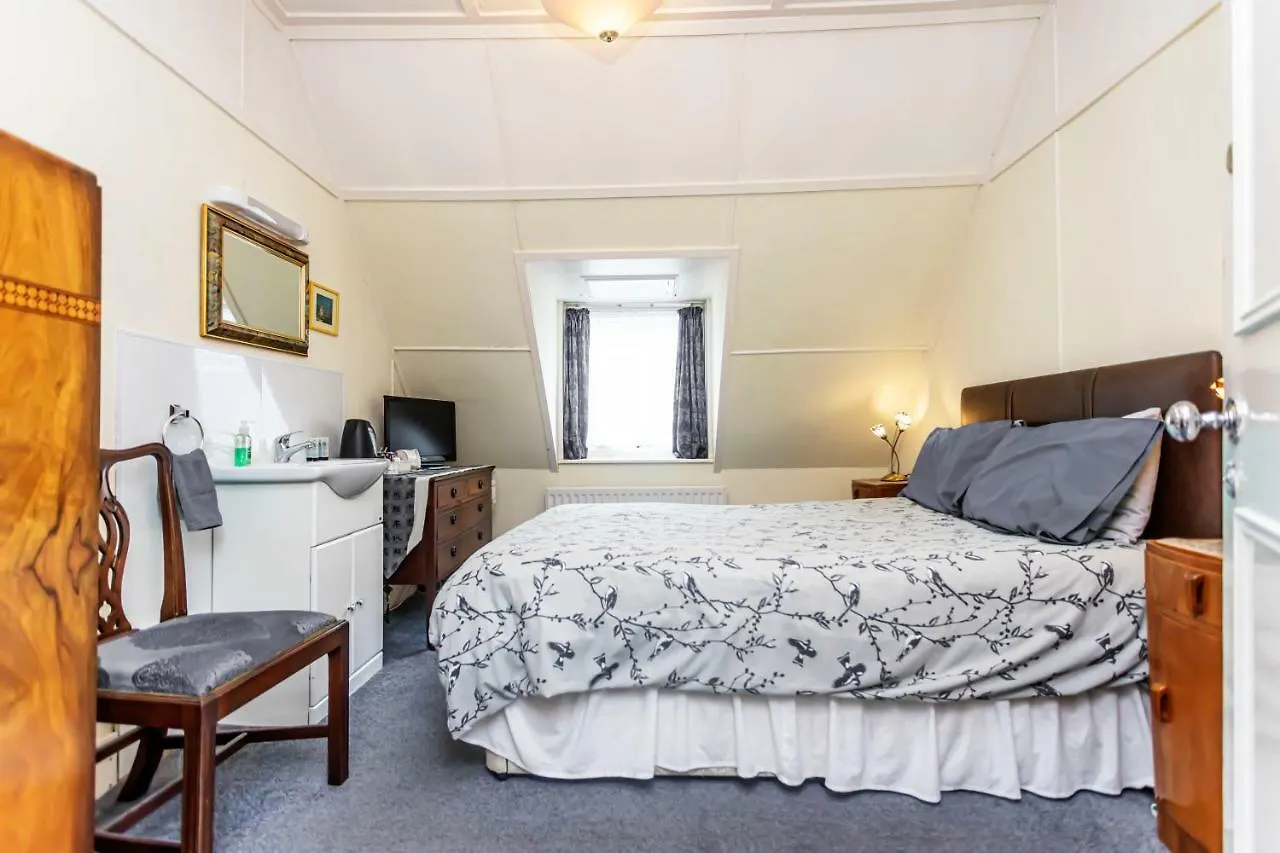 The Ravensbourne Hotel بورنماوث 2*,