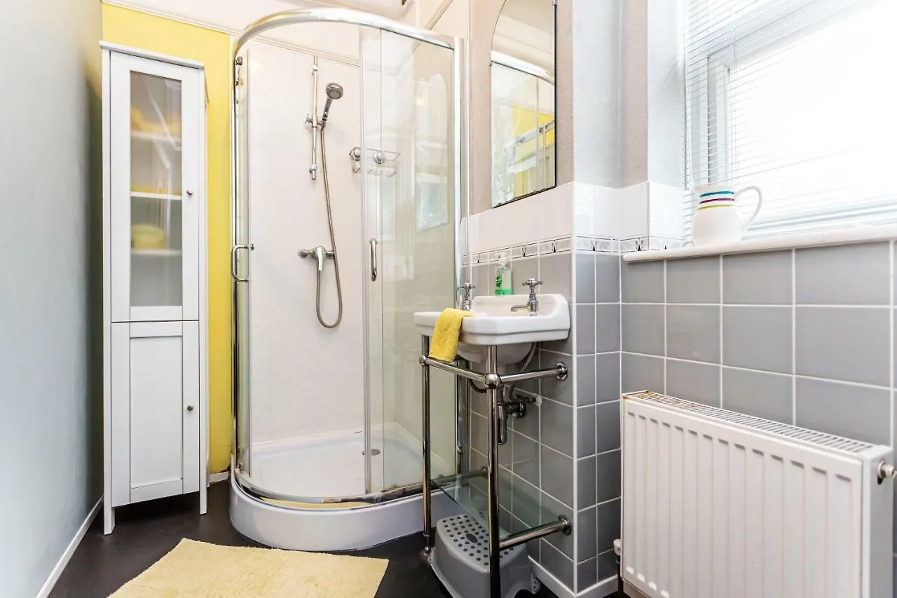 The Ravensbourne Hotel بورنماوث